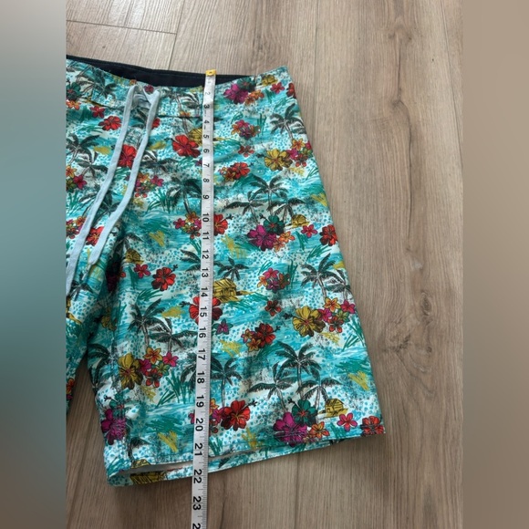 Billabong Men's Floral Paradise Swim Shorts - Multicolor - Picture 2 of 6